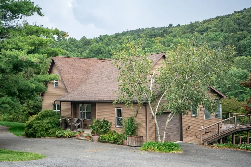 Garden Spring cottage getaway near Blue Mountain - Image 1