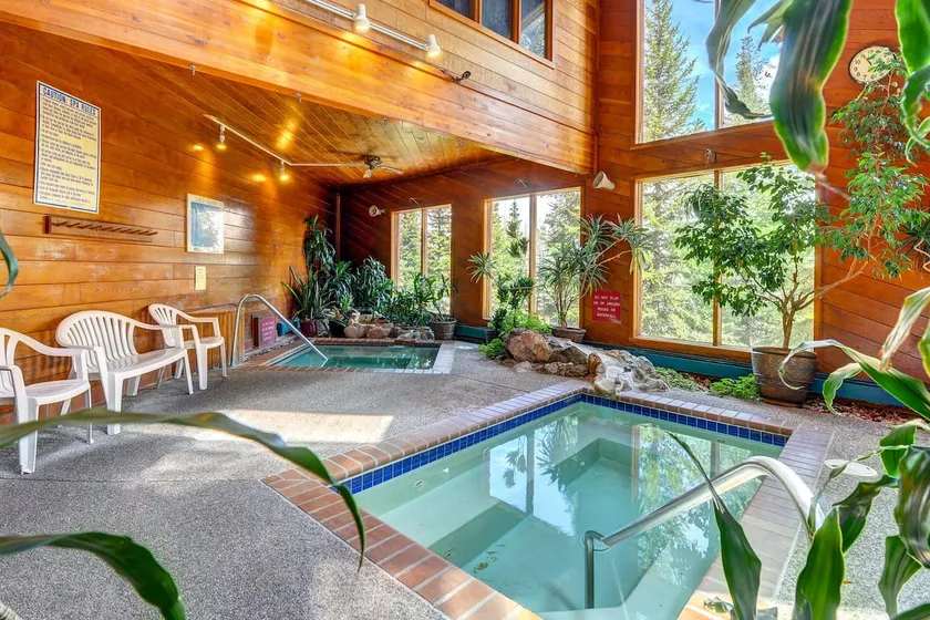 Alpine Getaway- Close to 4 ski resorts! Hot tubs - Image 1