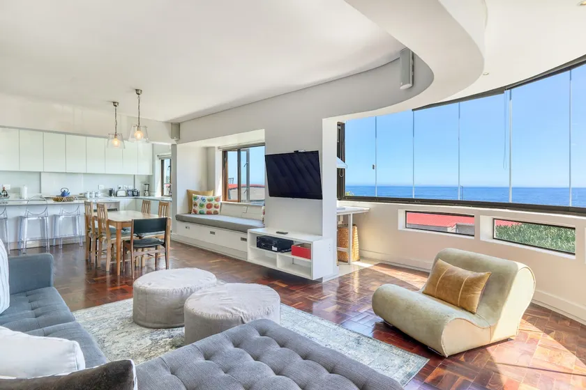 Backup Powered Sea View Apartment on the Promenade - Image 1