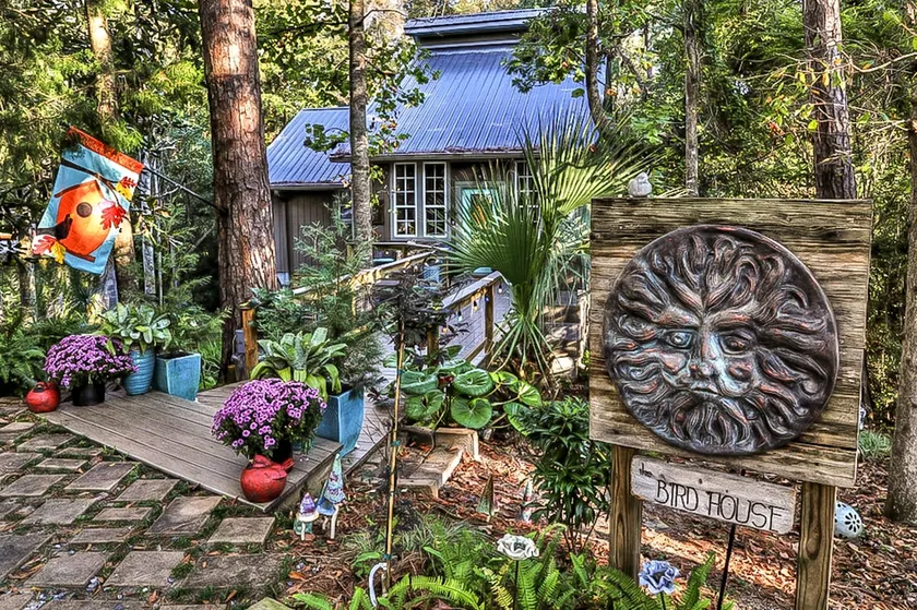 the Bird House/Center of Ocean Springs - Image 1