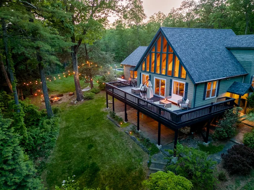 Enchanting Upstate Cabin w Pool, Firepit - Image 1