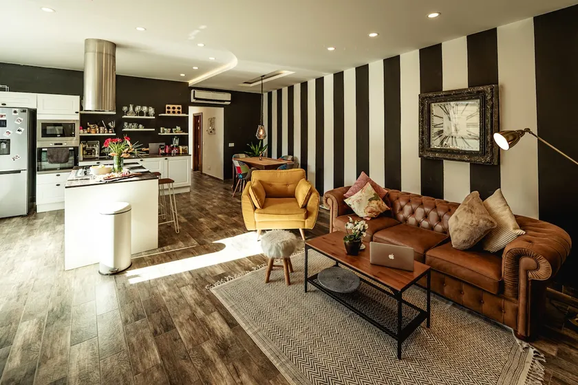 Luxury Designer Penthouse with Private Jacuzzi - Image 1