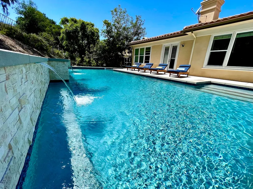 Gorgeous luxury family home in Thousand Oaks - Image 1
