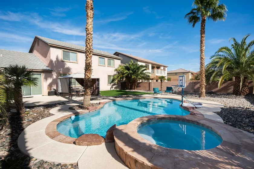 Cozy casita w/ pool and private entrance. - Image 1