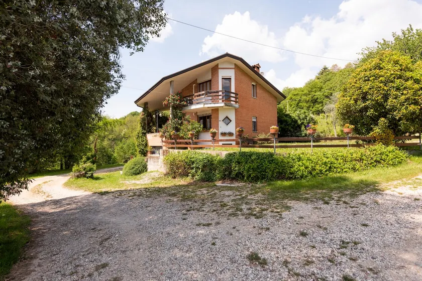 A house in the vineyard - Image 1
