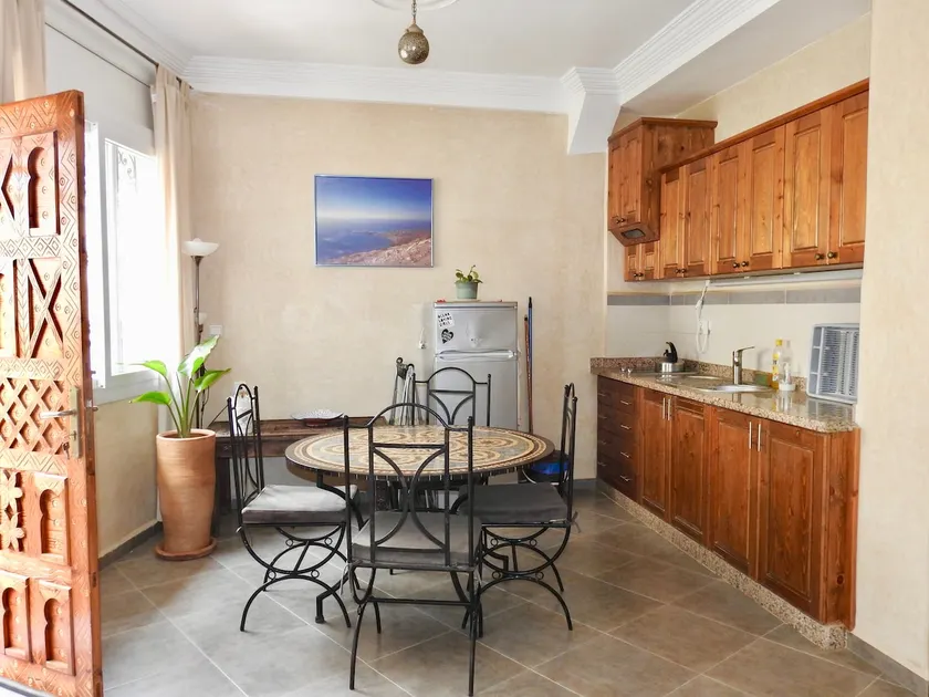 Bright flat near beach - good for remote workers - Image 1