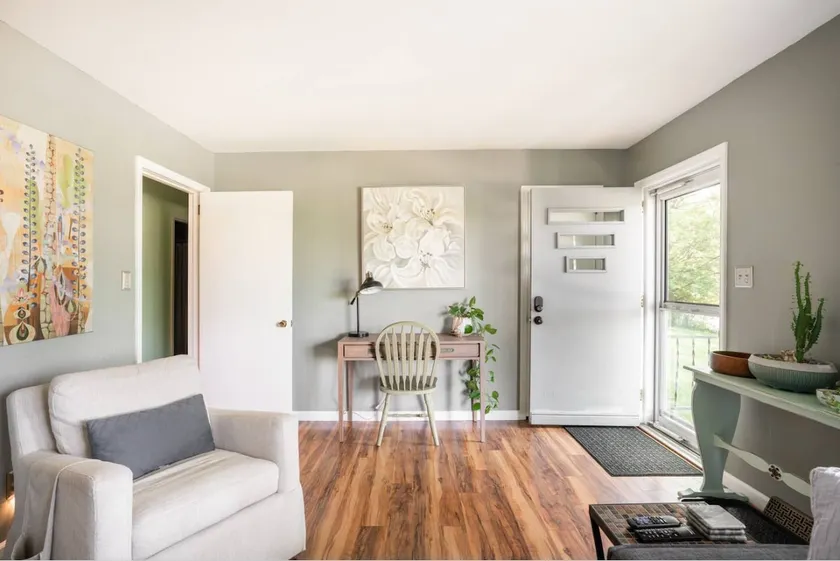 Cozy Convenience: King Beds, 3 miles to Biltmore - Image 1