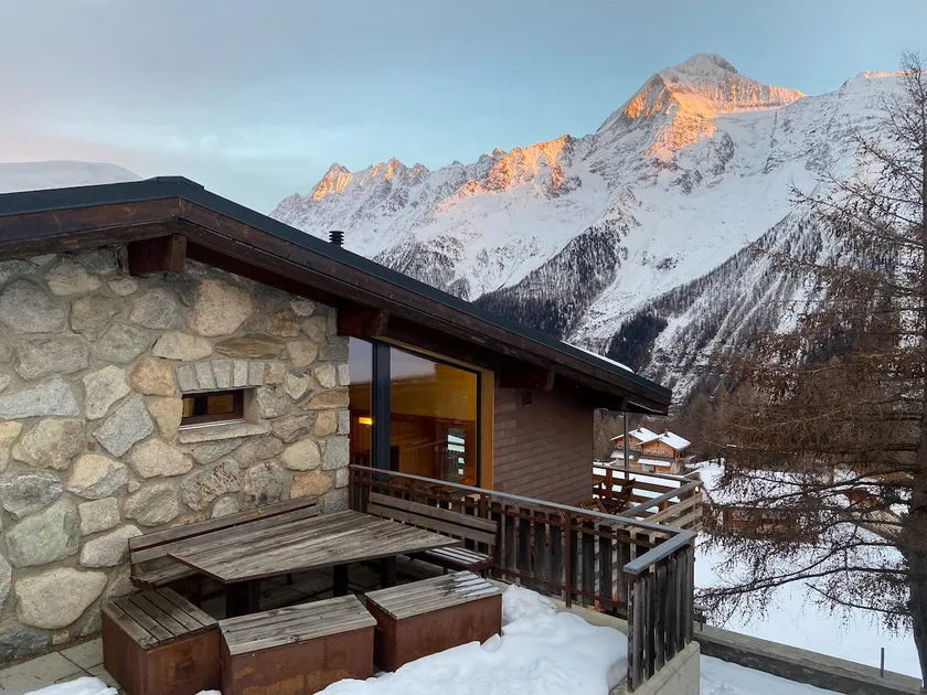 Up to 10 people (2 bathrooms) Snow guaranteed Dec - April - Image 1