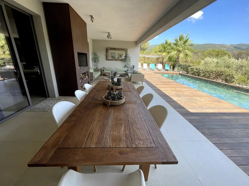 Spacious villa, 14 m pool, walking distance to the beach - Image 1