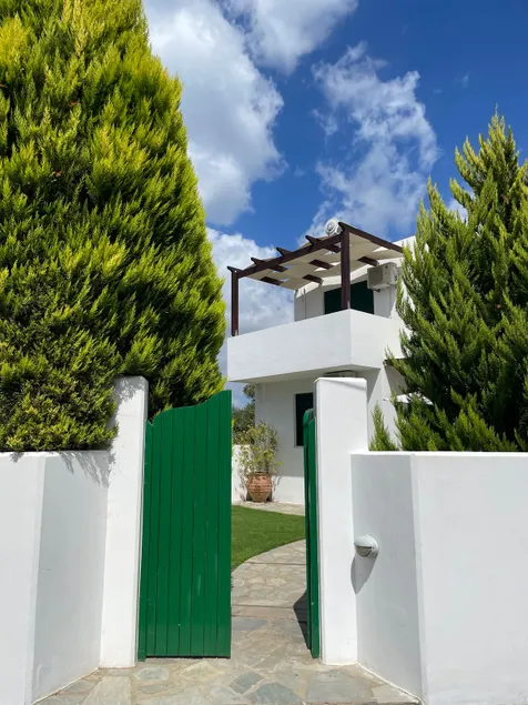 Sunny Villa - Image 1