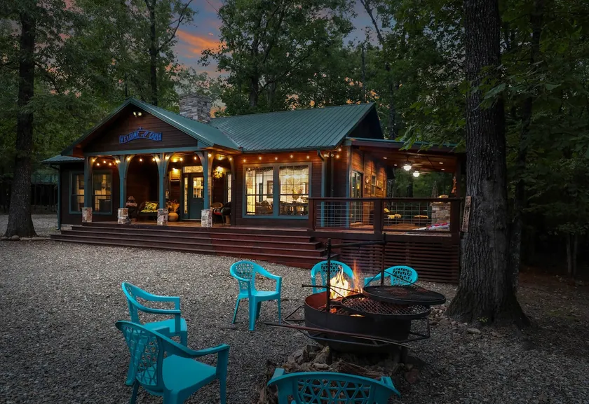 Holly Hill Secluded Retreat, WiFi,Outdoor Kitchen - Image 1