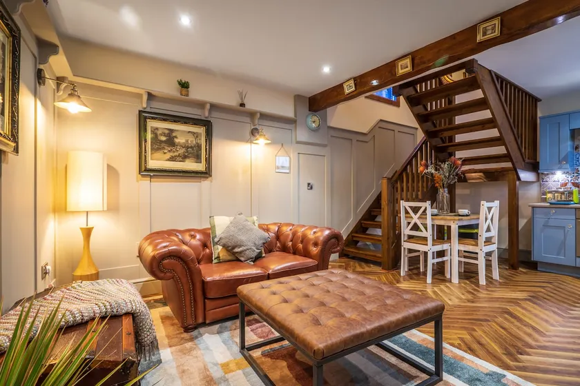 Sorley Boys Snug - Image 1