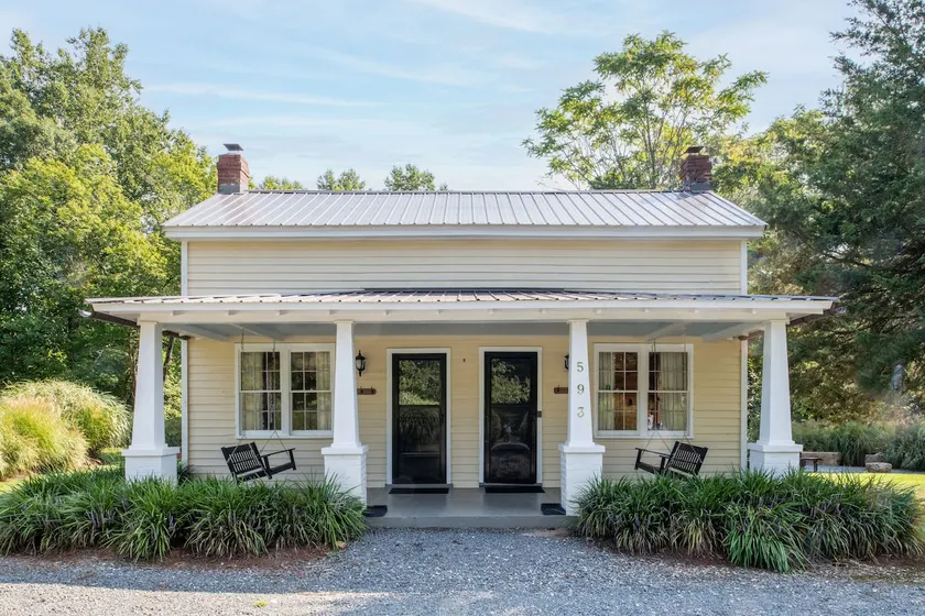 Nouveau! Charmant bungalow de carrière en pierre de savon rénové des années 1930 - Image 1