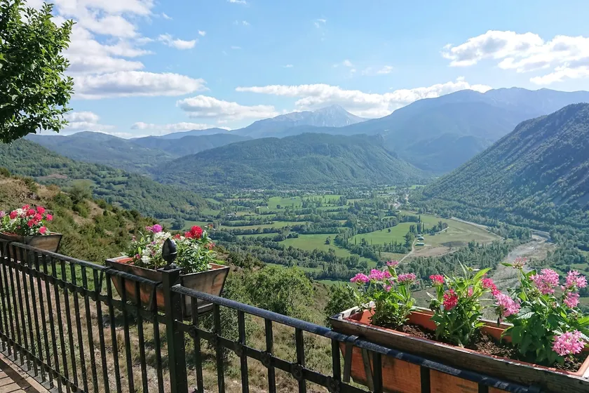 Casa Badía overlooking the Benasque Valley - Image 1