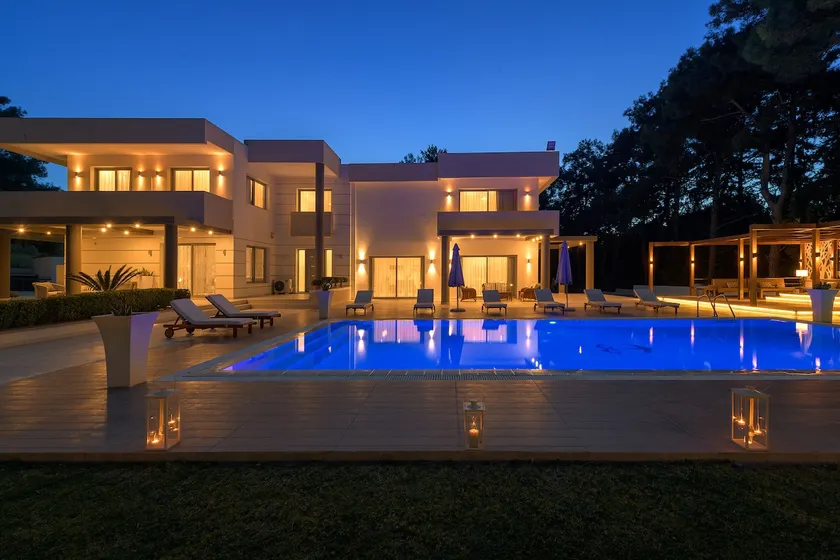 Bella Foresta Villa - Image 1