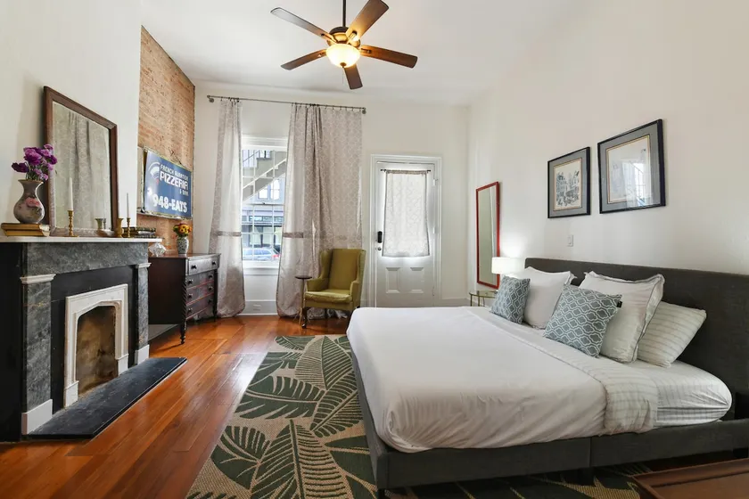 Quaint 1850s Garden District 1BR Flat w/Courtyard - Image 1