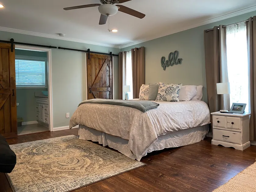 Barkley House - Image 1