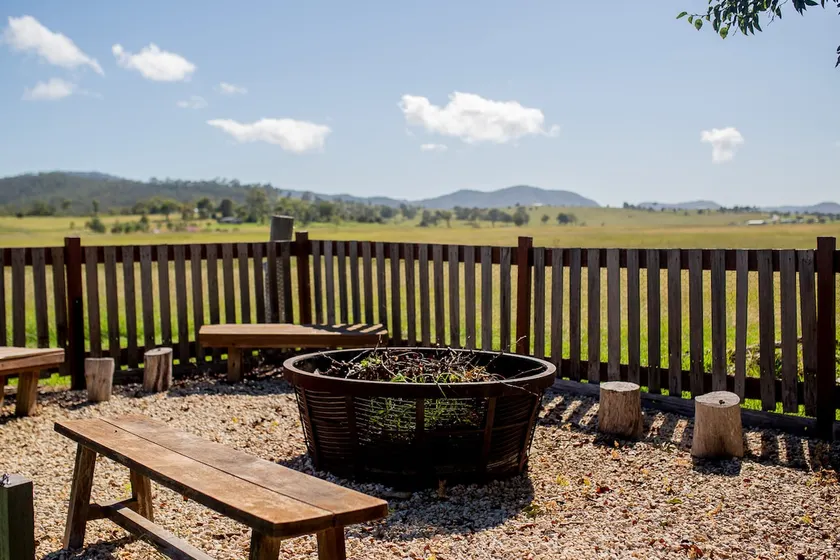 Claret Ash Cottage, Hunter Valley - Image 1