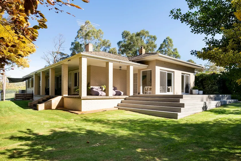 Clare Valley vineyard - Pool & Walk to wineries - Image 1