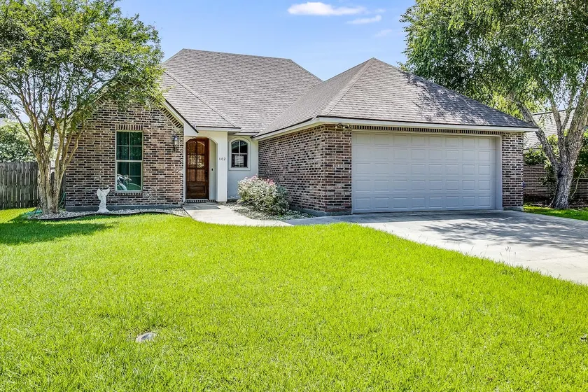 Pet Friendly• 3BR/2BA • 6 Beds • Jacuzzi Tub - Image 1