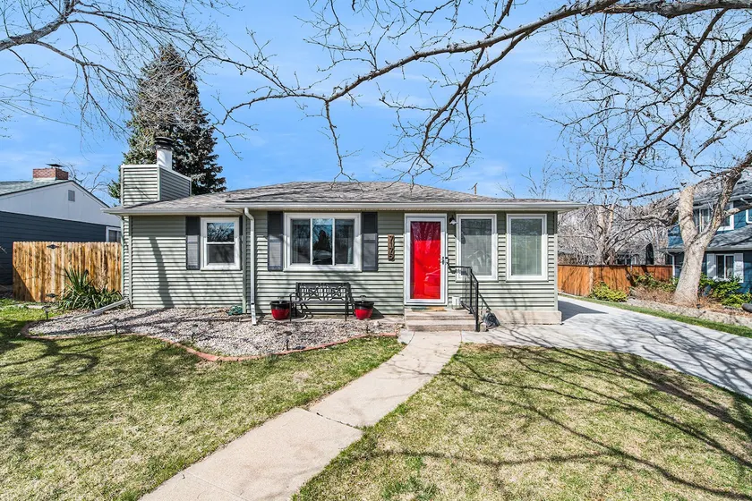 Entire 2 bed/1 bath home in Edgewater! - Image 1