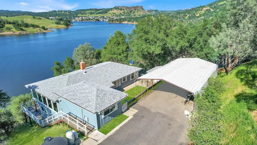 Lake Front Home! Panoramaudsigt over Lake Tulloch & Private Dock - Image 1