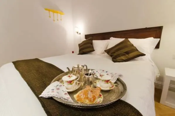 COZY&DESIGN-SPOTLESS-ROME CENT-WiFi-AC-KITCH-METRO - Image 1