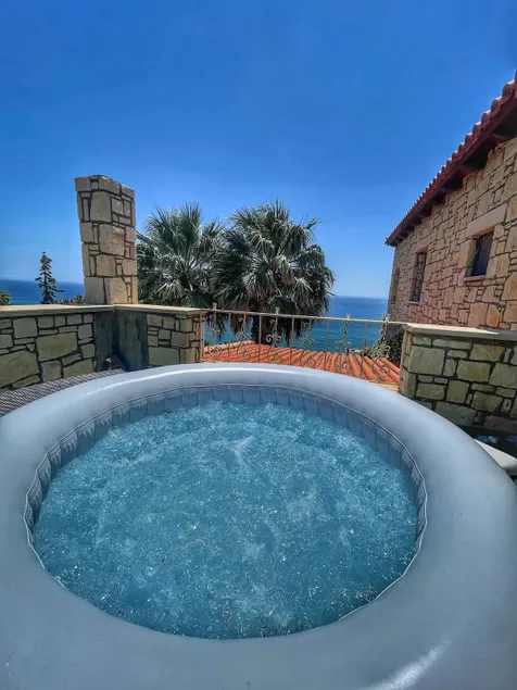Elouthia Residence with Sea View and Hot Tub - Image 1