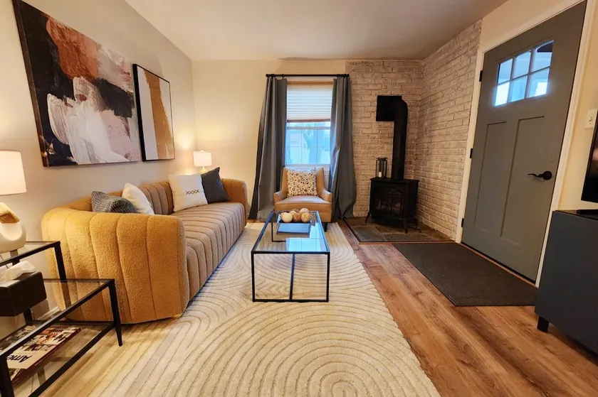 Cozy Scandinavian Getaway in City of Rockville - Image 1