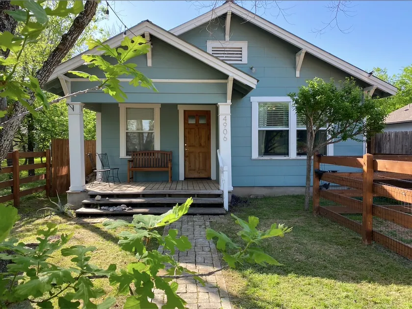 The Craftsman On Pecan Springs! - Image 1
