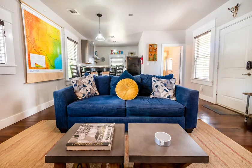 Ideal for Couples. Great value. Close to Downtown - Image 1