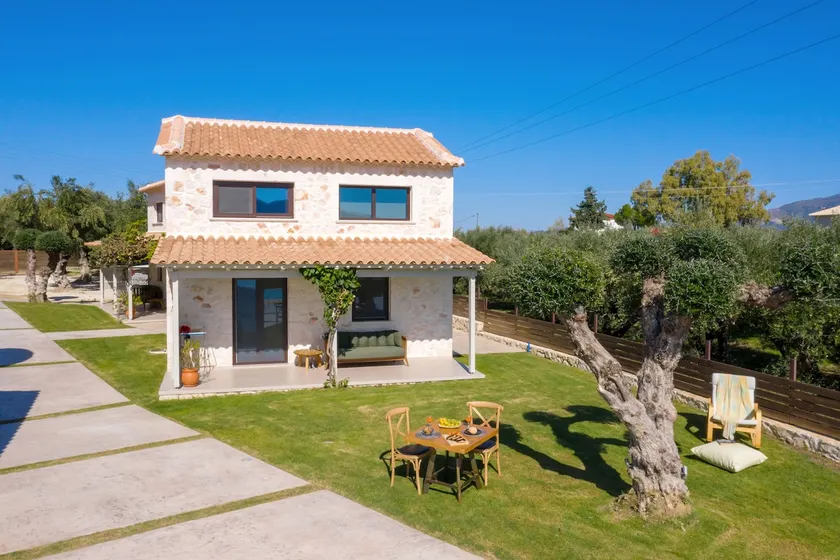 Stone Maisonette with Partial Sea View - Image 1