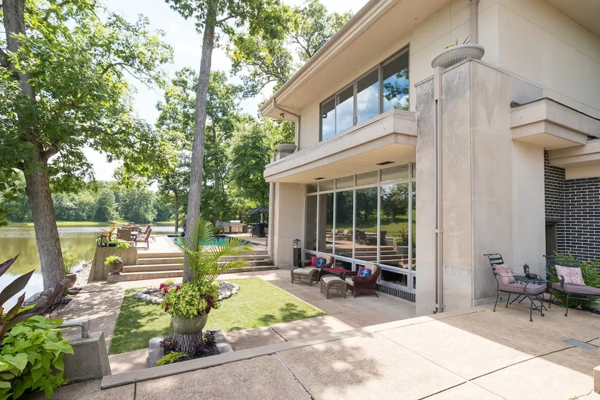 A Frank Llyod Wright inspired paradise on 50 acres - Image 1