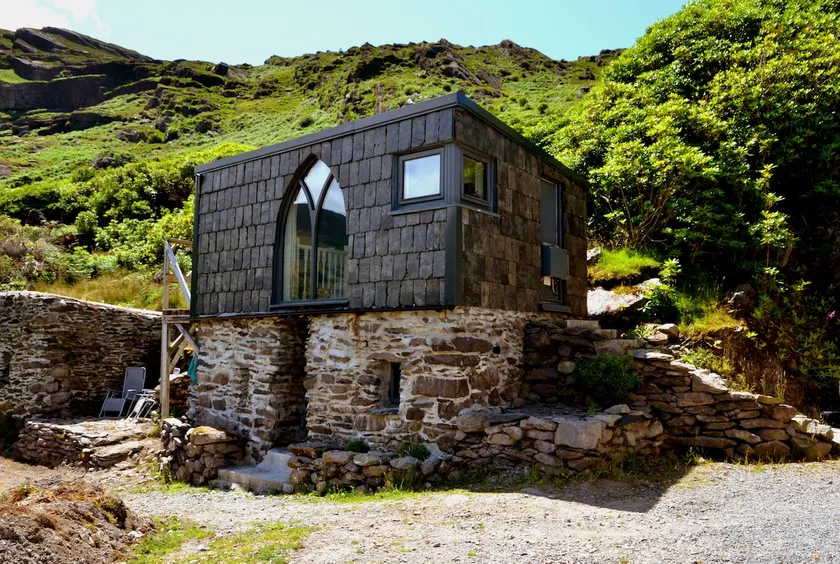 Secluded cottage nestled in the Beara Peninsula - Image 1