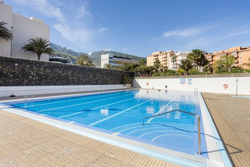 With a pool and sea view, on Avenida Maritima. - Image 1