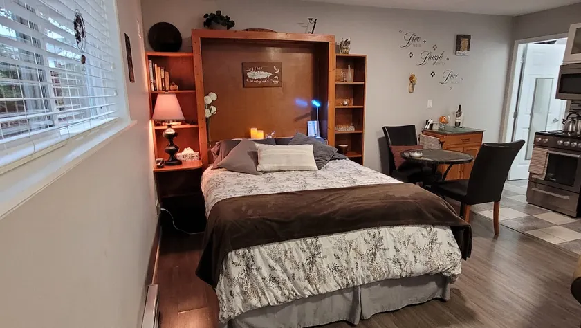 Cozy Suite in Langford - Image 1