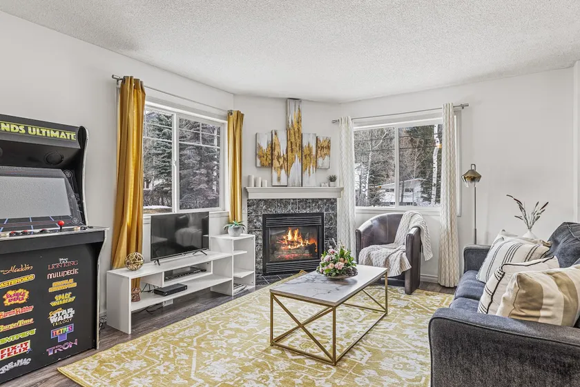 Family-Friendly Budget Townhouse - Image 1