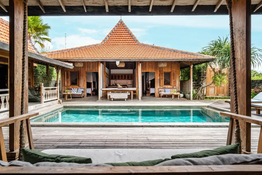 Padang Villa Sleeps 7 ppl 10 mins from Beaches - Image 1