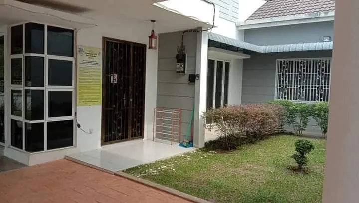 HOMESTAY SERI ISKANDAR, 4 ROOM FULLY AIRCOND, - Image 1