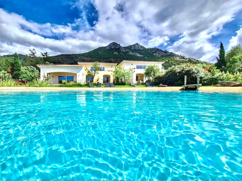 Rental in a small family estate - Image 1