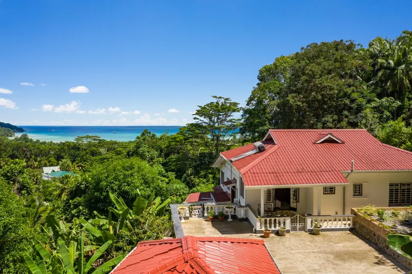 Jane's Serenity Guesthouse 2 bedroom Holiday Home - Image 1