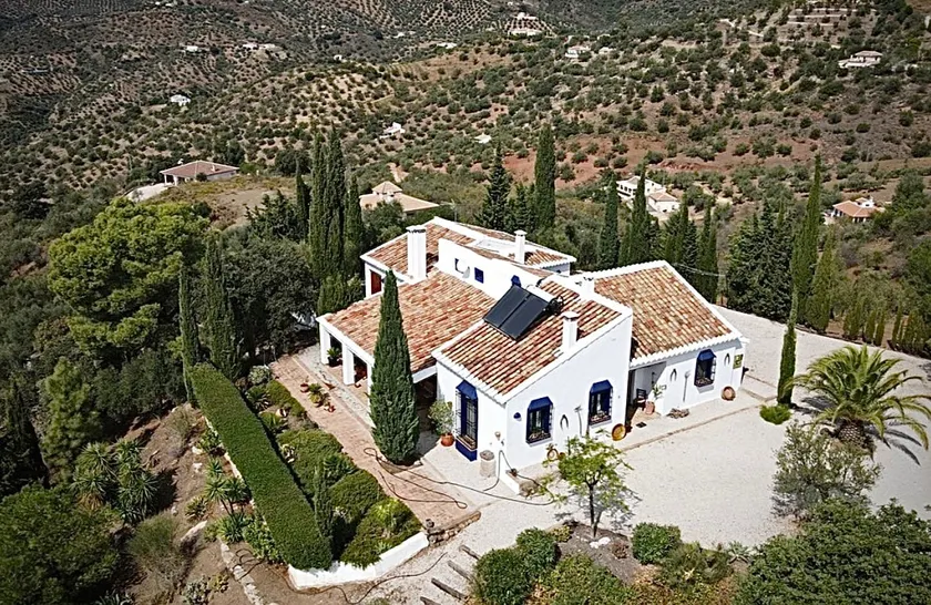 Rustic Family Finca incl. Appartement near Malaga - Image 1