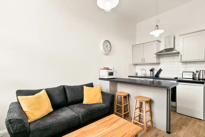 Cedar Apartment - Image 1