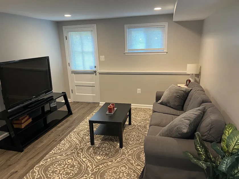 Spacious Apartment Minutes From Nat’l Harbor!!! - Image 1