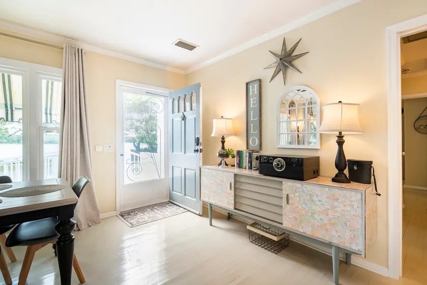 Tidy Bayou Bungalow - Image 1
