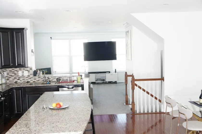 Lux 3BD (4) 2.5BA | EV L2 |Airport & Naval Academy - Image 1