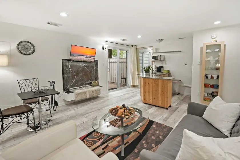 1 Bd Private BSMNT APT 20m DC 5min Dulles 2m Metro - Image 1