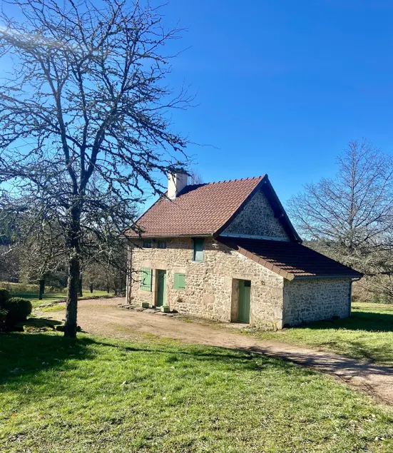 MORVAN, LA PASTOURELLE ON THE LAKE - Image 1