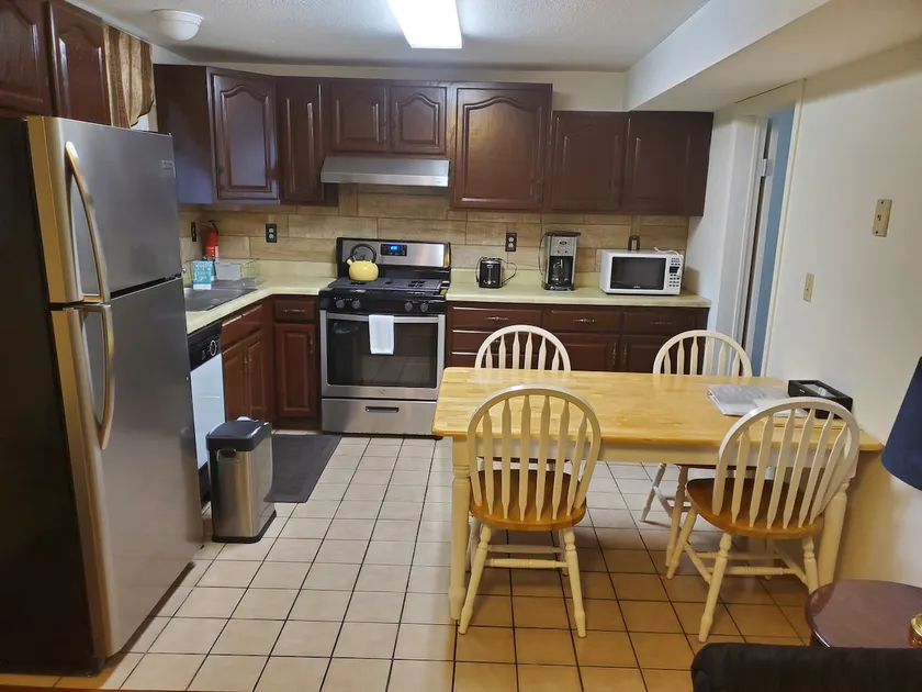 Private and Spacious Apartment - Image 1