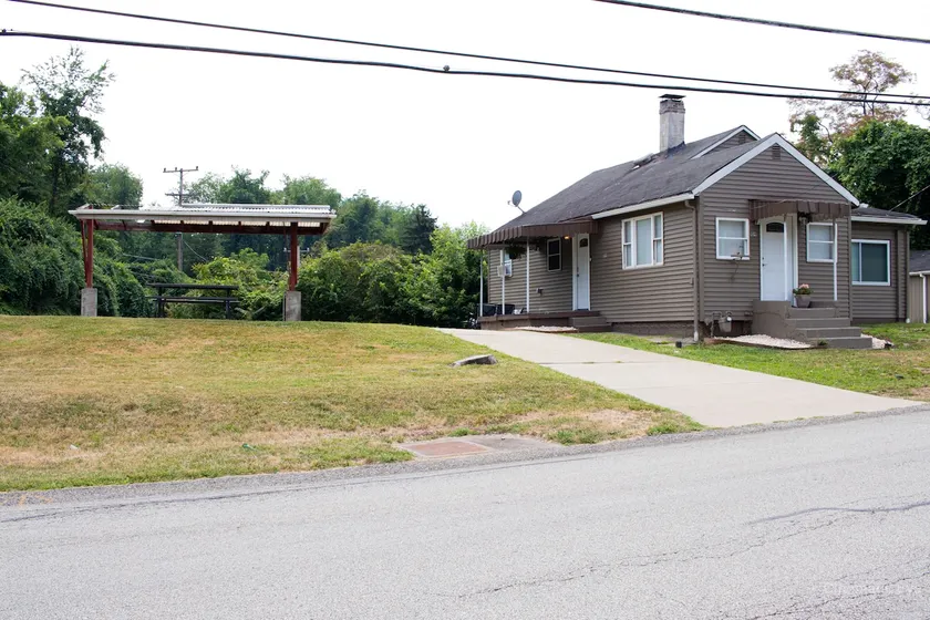 Cheerful 2 Br home with fireplace - Image 1